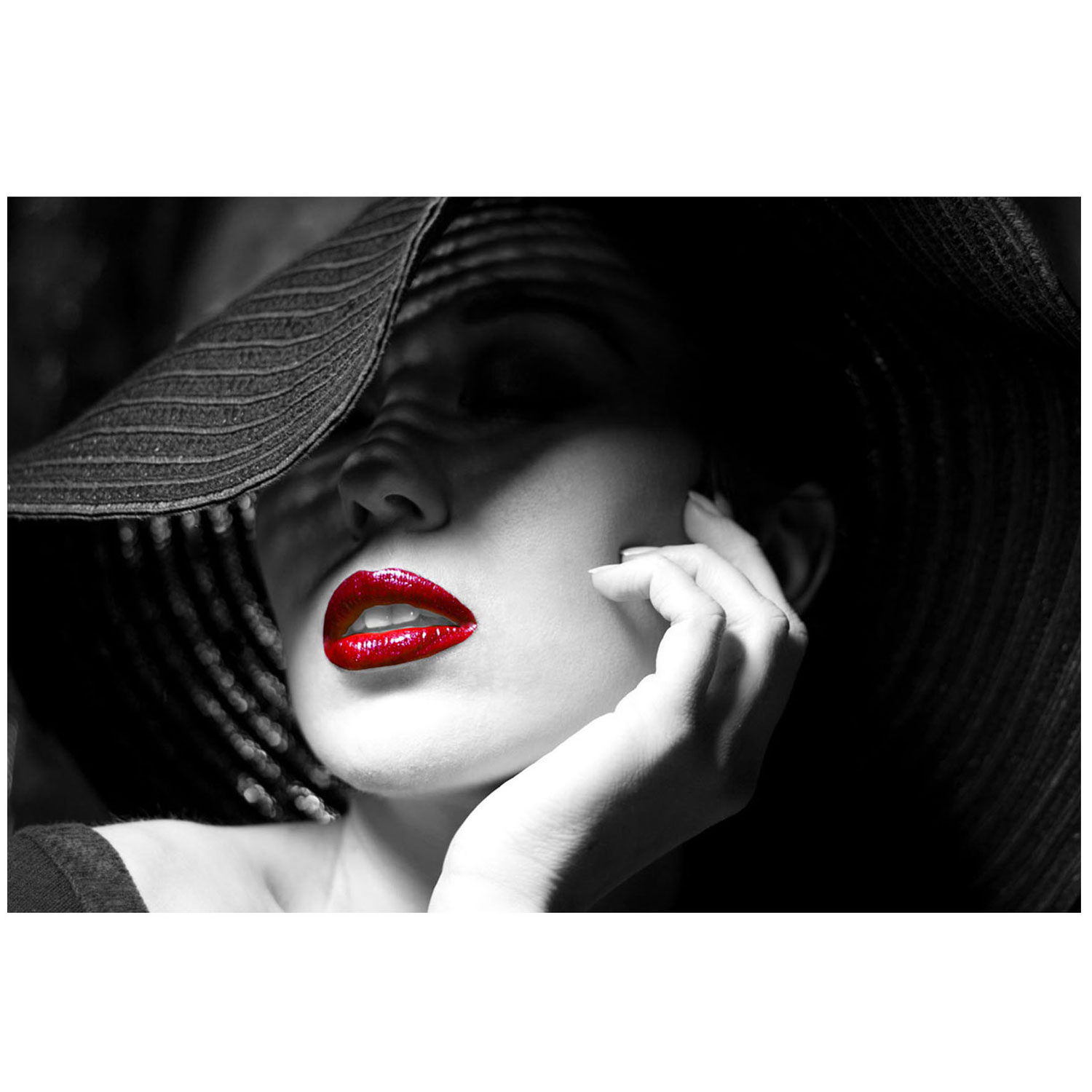 WOMAN RED LIPS